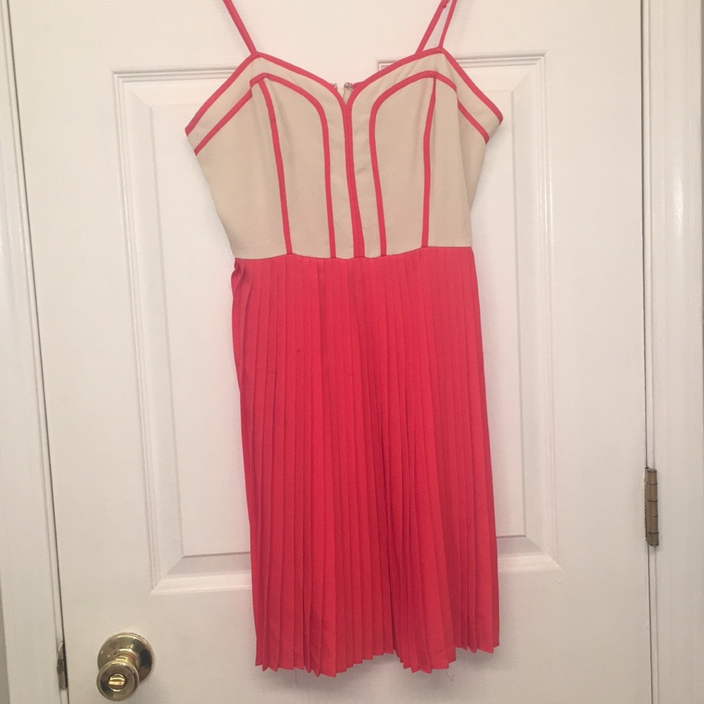 Like new, Pleated Midi Dress